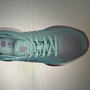 K-swiss Hypercourt Express 2 Women's Low Tennis Sneaker Size 7.5 USA (39 Euro)
